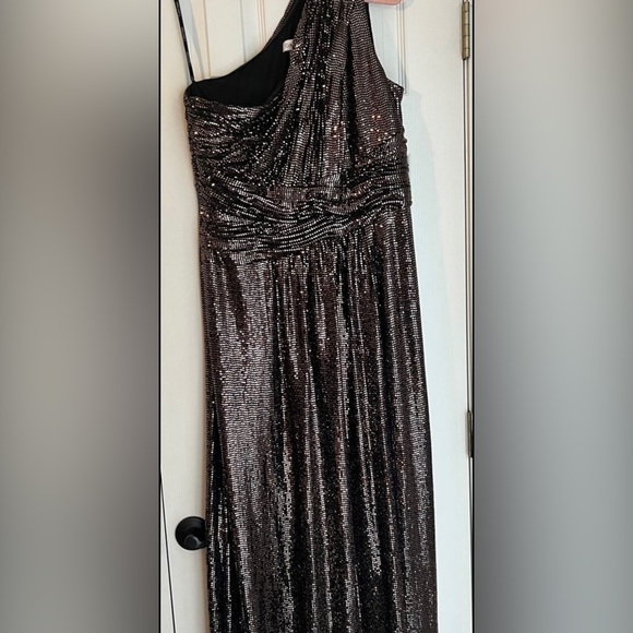 Calvin Klein: Bronze One Shoulder Straight Formal Gown - Picture 6 of 7